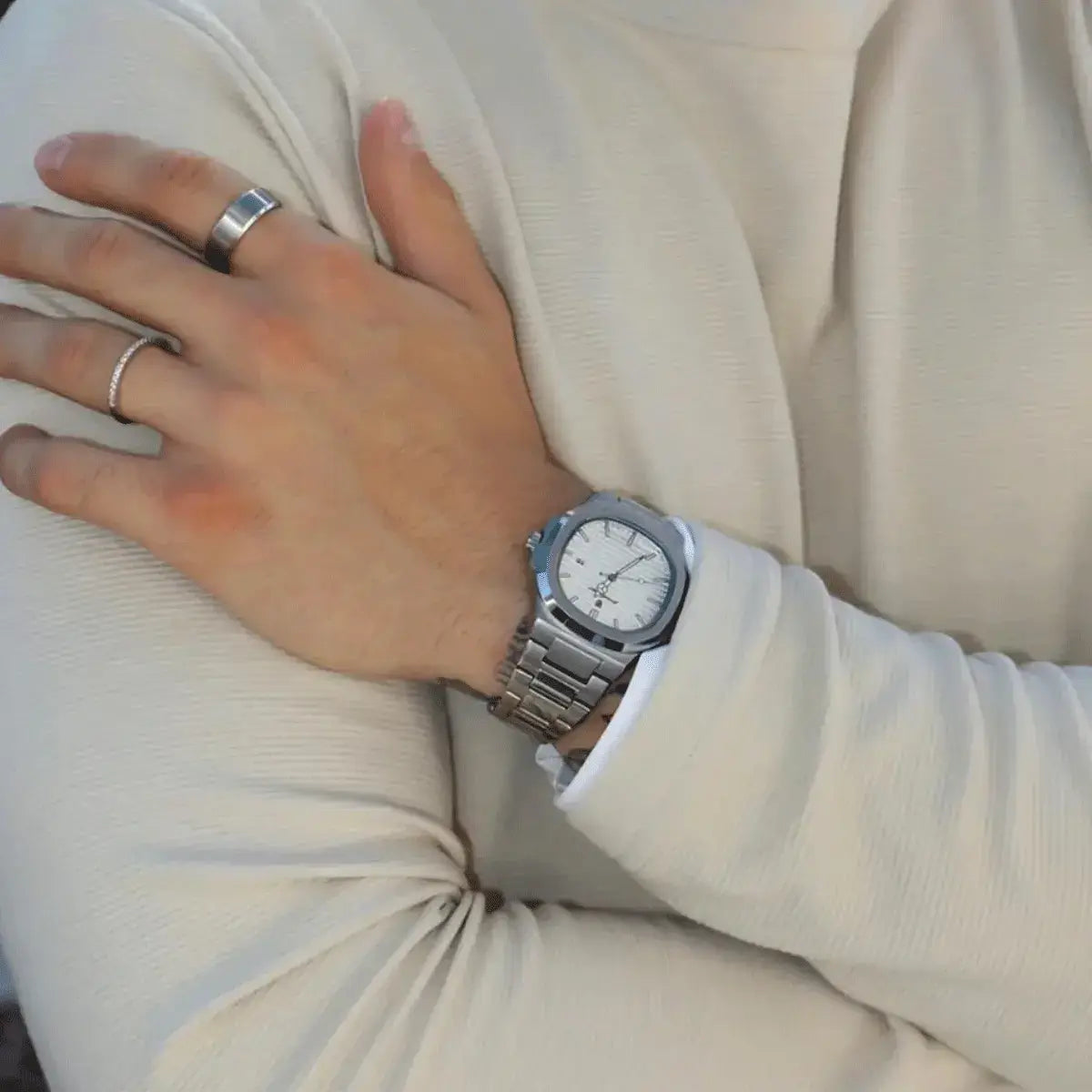 Men’s Luxe Nautilus™ Watch with a free strap kit – A real bargain!